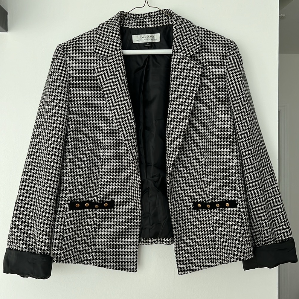 Tahari Blazer size 12